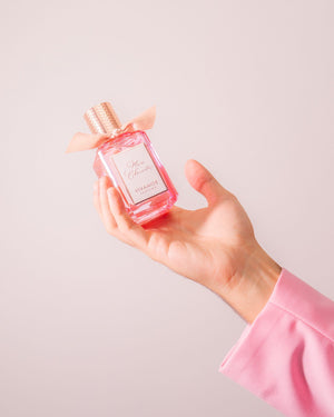 Vivamor Main Character Extrait De Parfum 100ml (3.4 Oz) - with notes of Pear Blossoms, Egyptian Jasmine, and Vanilla Bean